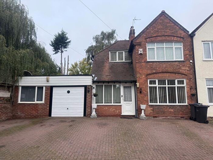 3 Bedroom Semi-Detached House For Sale In Wood End Lane, Birmingham, B24