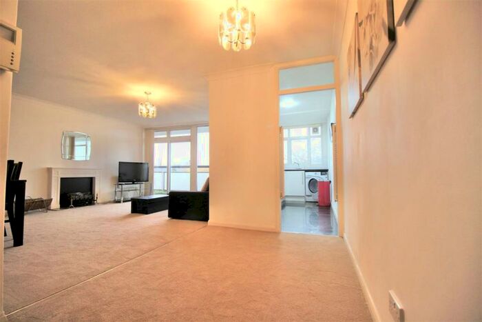 1 Bedroom Apartment To Rent In Embassy Lodge, Regents Park Road, London, N3