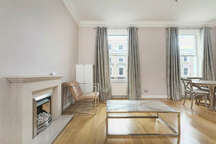 2 Bedroom Apartment To Rent In Harcourt Terrace, Old Brompton, London, SW10