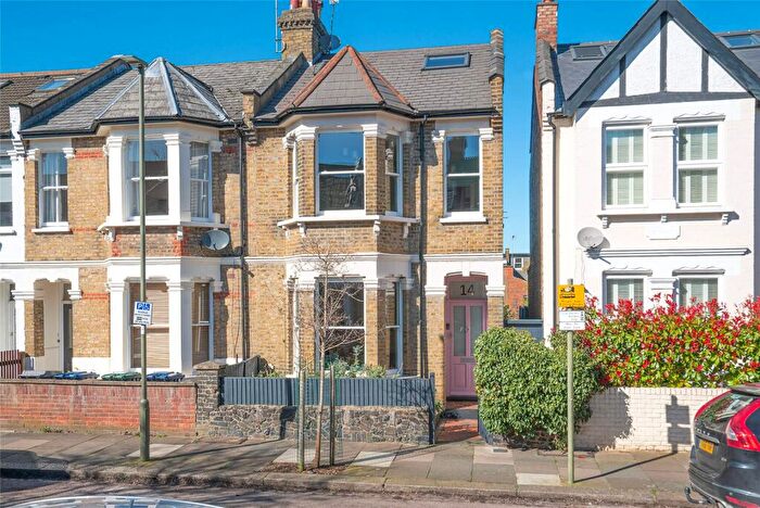 4 Bedroom End Of Terrace House For Sale In Huntingdon Road, London, N2