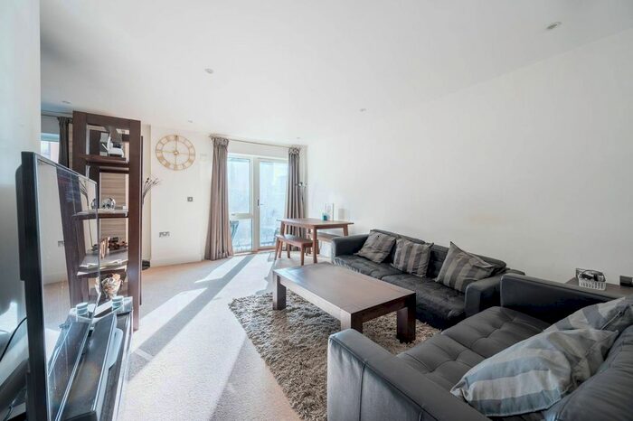 2 Bedroom Flat To Rent In Arabella Street, Bermondsey, London SE16