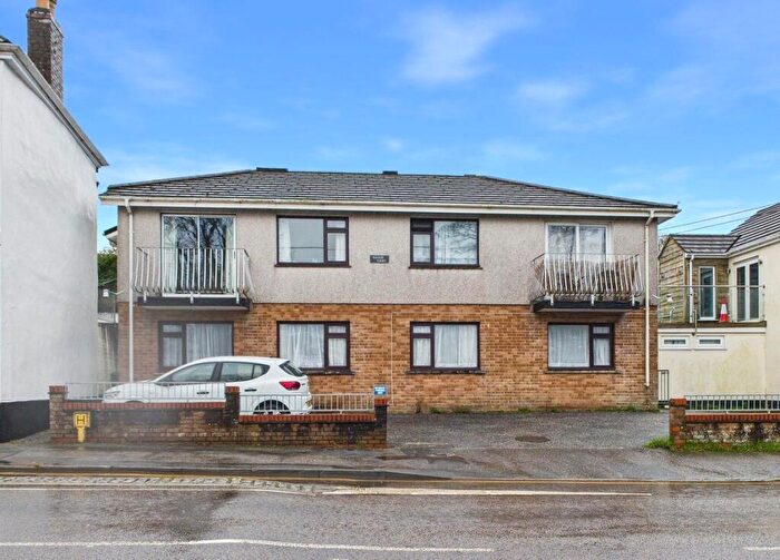 2 Bedroom Flat To Rent In Bridge End, Wadebridge, Cornwall, PL27
