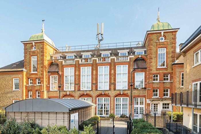 1 Bedroom Flat For Sale In Garratt Lane, Earlsfield, SW18