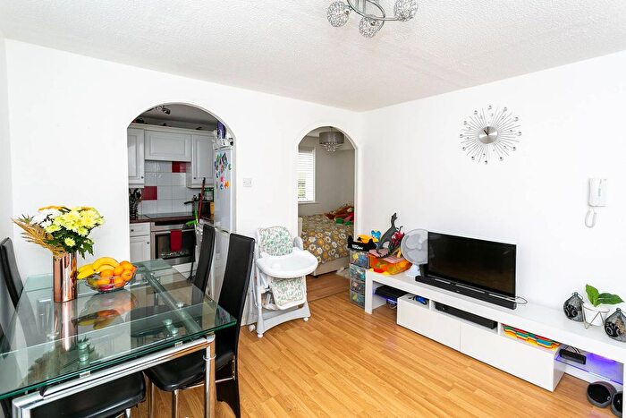 1 Bedroom Flat To Rent In Chiswell Court, Watford, WD24