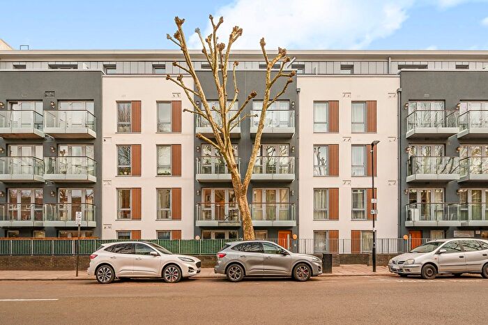 2 Bedroom Flat For Sale In Kinver House, Elthorne Road, N19