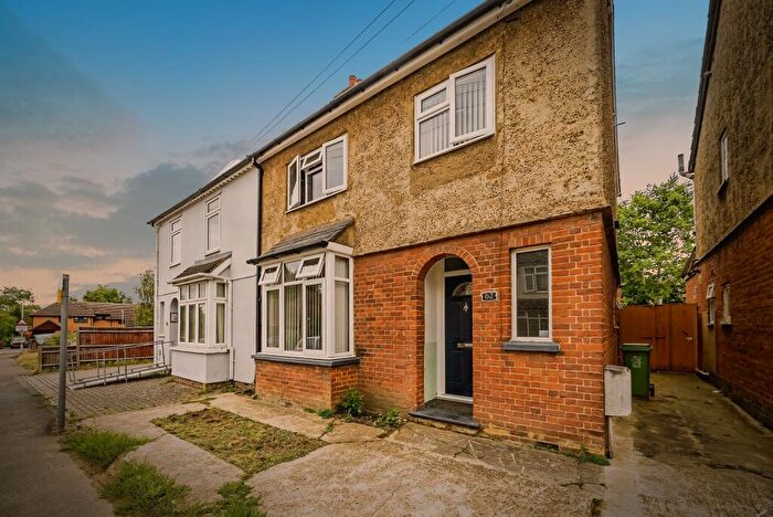 3 Bedroom Semi-Detached House For Sale In Fleet Street, Aylesbury, HP20