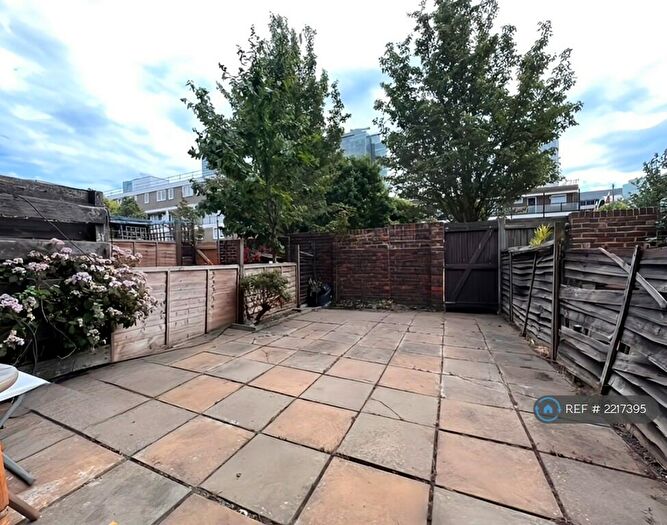 4 Bedroom Terraced House To Rent In Saltwell Street, London, E14