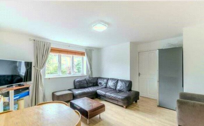2 Bedroom Flat To Rent In Westferry Road, Cubitt Town, E14