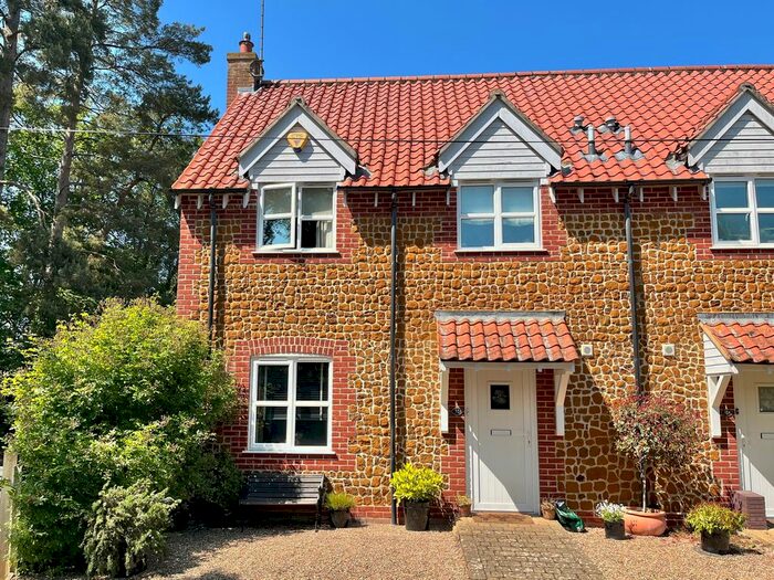 3 Bedroom Semi-Detached House For Sale In Station Road, Hillington, King's Lynn, PE31