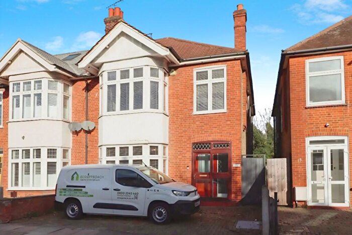 4 Bedroom Semi Detached House To Rent In Siward Road, Bromley, London, BR2