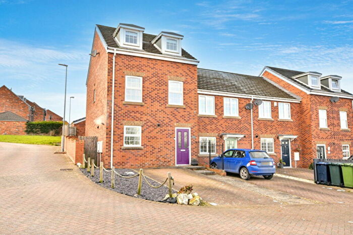 3 Bedroom End Of Terrace House For Sale In Masseys View, Blaydon-on-Tyne, NE21