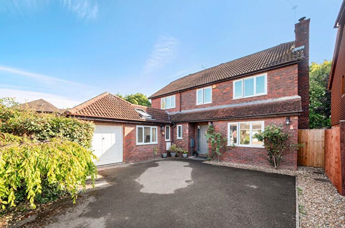 4 Bedroom Detached House For Sale In Vetch Field, Hook, Hampshire, RG27