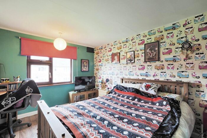 3 Bedroom Terraced House For Sale In Anne Close, Keadby, Scunthorpe, DN17