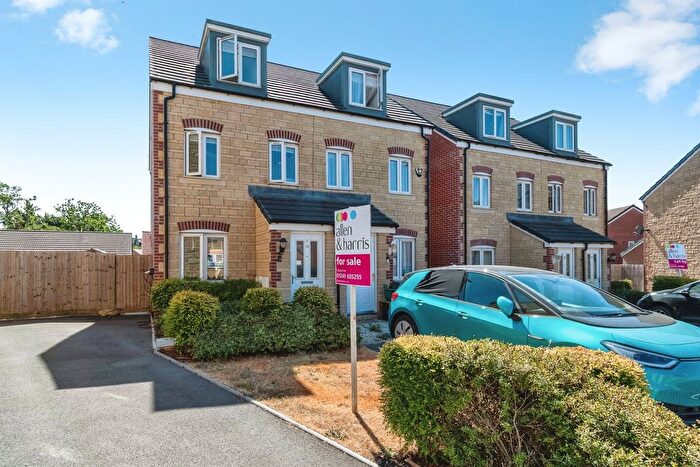 3 Bedroom Property For Sale In Gainey Gardens, Chippenham, SN15
