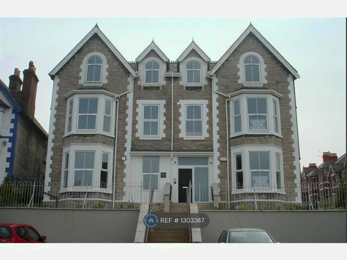 2 Bedroom Flat To Rent In The Grosvenor, Colwyn Bay LL29