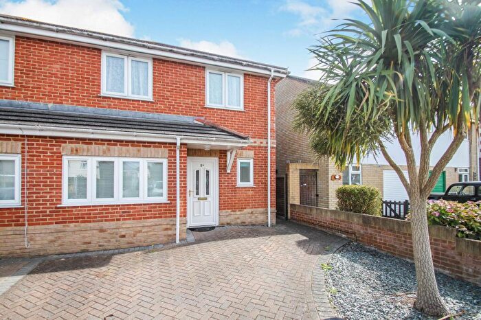 3 Bedroom Property To Rent In Rose Gardens, Bournemouth, BH9