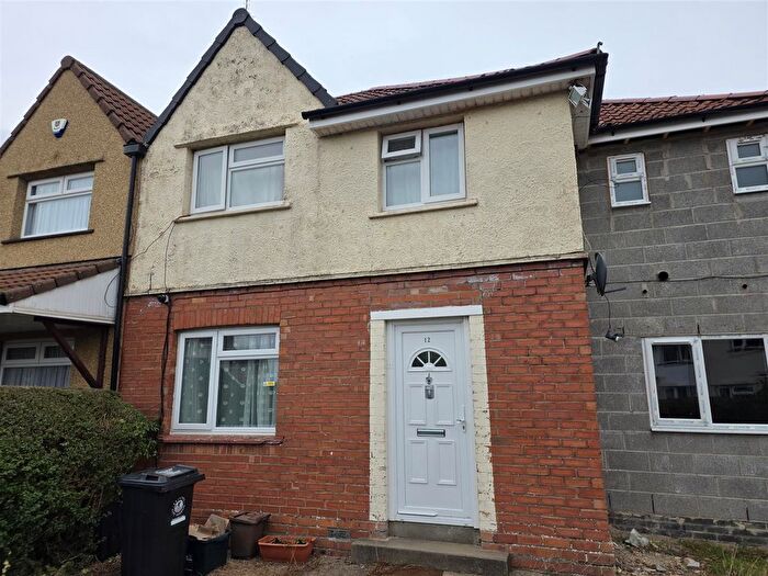 6 Bedroom Semi Detached House To Rent In Colchester Crescent, Bristol, BS4