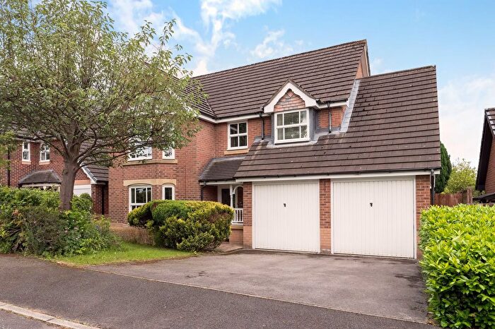 4 Bedroom Detached House For Sale In Fearndown Way, Macclesfield, SK10