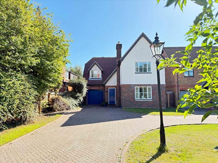 4 Bedroom Detached House For Sale In * Detached * Westcliff On Sea, SS0