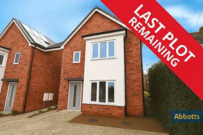 4 Bedroom Detached House For Sale In Down Hall Road, Rayleigh, Essex, SS6