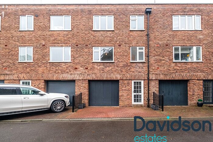 4 Bedroom Town House For Sale In West Drive, Edgbaston, B5