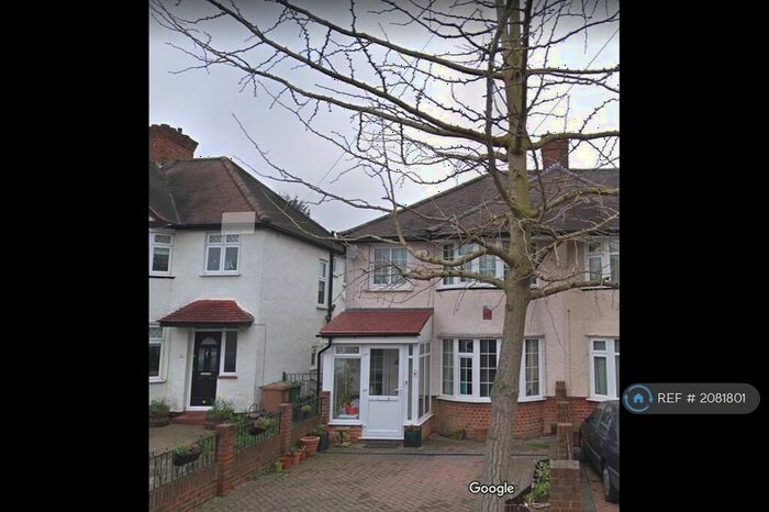 3 Bedroom End Of Terrace House To Rent In Kingston Avenue, Cheam, Sutton, SM3