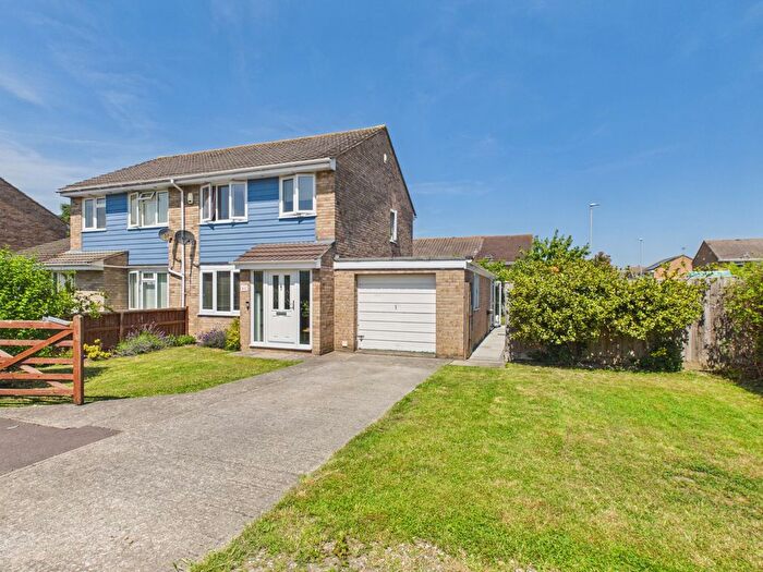 3 Bedroom Semi Detached House For Sale In Lime Tree Close, Bridgwater, TA6