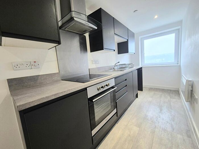 2 Bedroom Apartment To Rent In Wheatley Court, Halifax, HX2