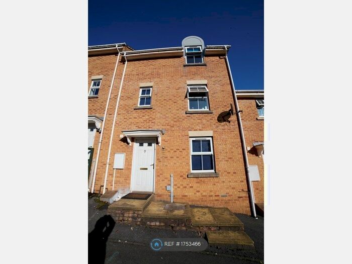 5 Bedroom Terraced House To Rent In Casson Drive, Stapleton, Bristol, BS16