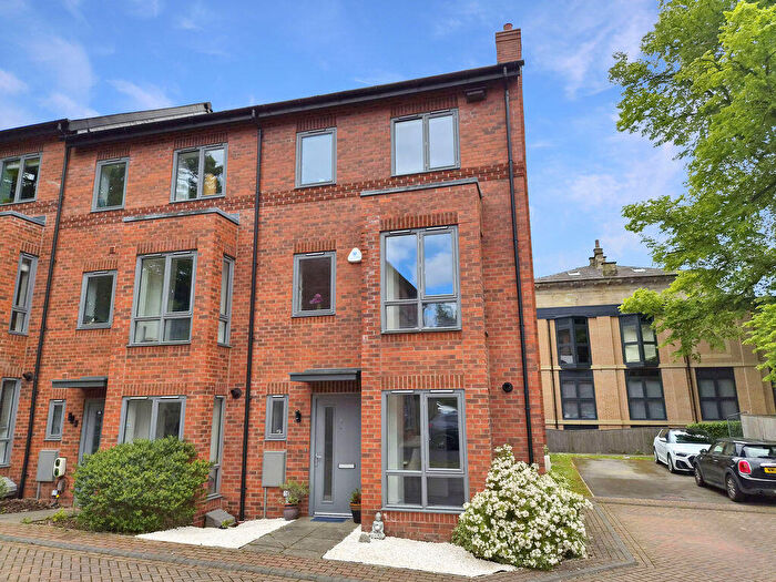 4 Bedroom Town House For Sale In Victoria Gardens, Leeds, LS6