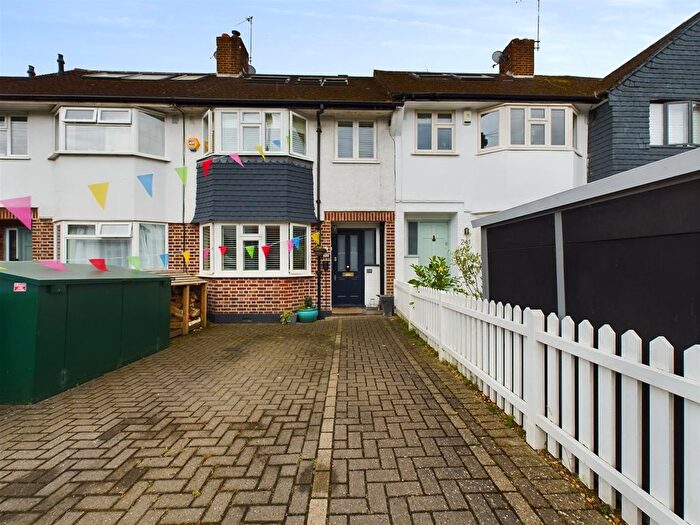 4 Bedroom Terraced House To Rent In Lincoln Avenue, Twickenham, TW2