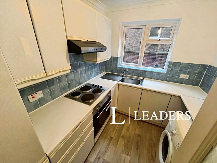 Studio To Rent In Selborne Place, Hove, East Sussex, BN3