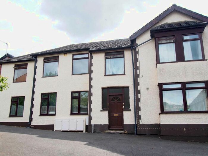 1 Bedroom Flat To Rent In Priory Avenue, High Wycombe, HP13