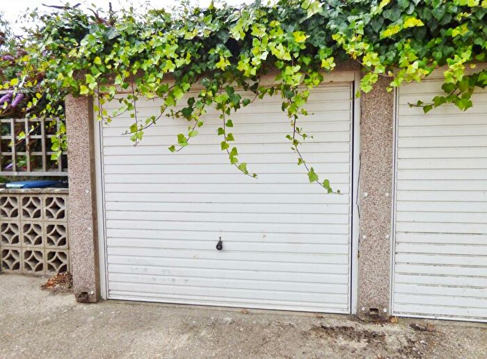 Garage / Parking To Rent In South Terrace, Littlehampton, BN17