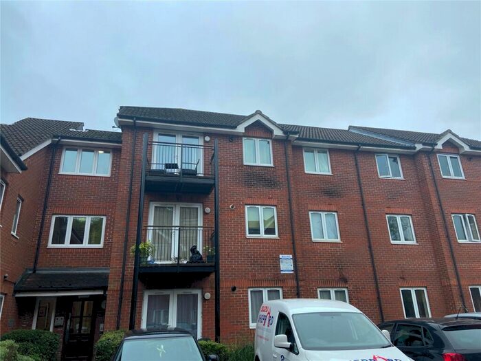 2 Bedroom Apartment To Rent In Providence Hill, Bursledon, Southampton, Hampshire, SO31