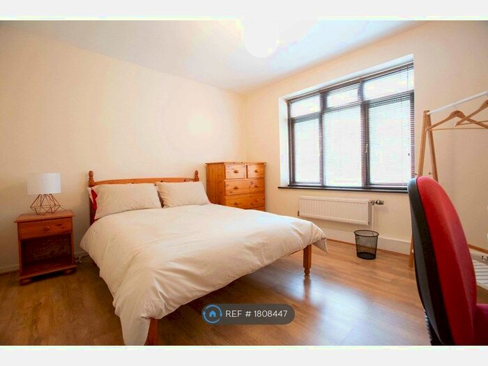 3 Bedroom Flat To Rent In Angel, London, N1