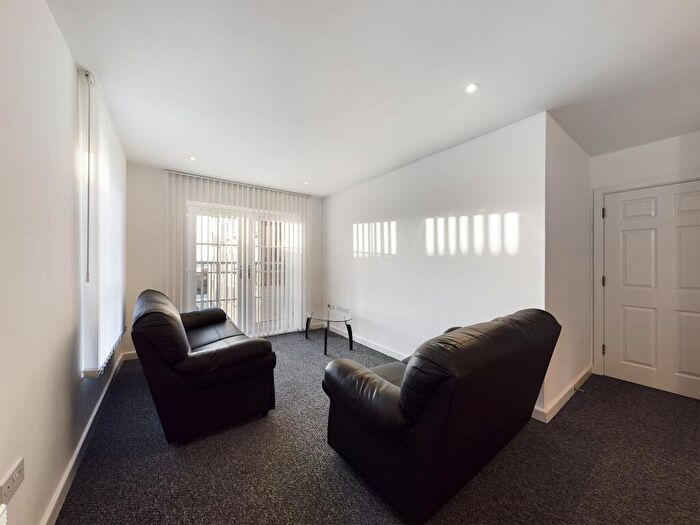 2 Bedroom Flat To Rent In Kaber Court, Horsfall Street, L8