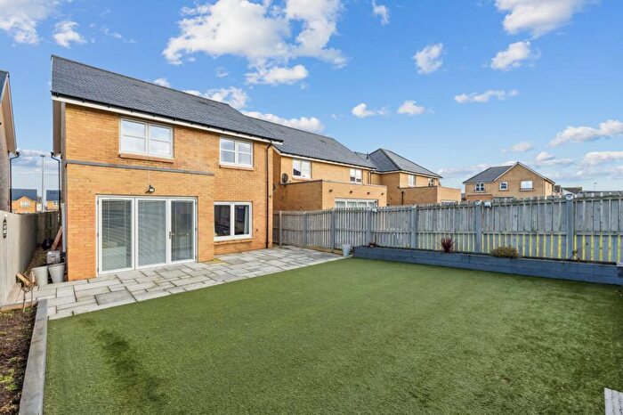 4 Bedroom Detached House For Sale In Shiel Hall Square, Rosewell, EH24