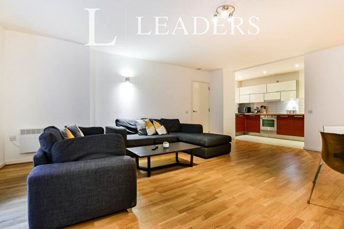 2 Bedroom Flat To Rent In Skyline Central, Goulden Street, Manchester, M4