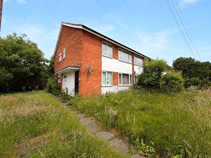 2 Bedroom Flat For Sale In Lazy Hill, Birmingham, West Midlands, B38