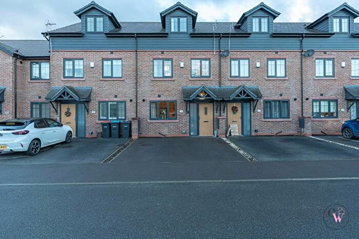 3 Bedroom Town House For Sale In Lock View, Rudheath, Northwich, CW9