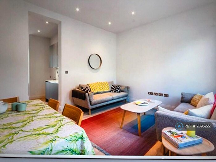 3 Bedroom Maisonette To Rent In Avenell Road, London, N5