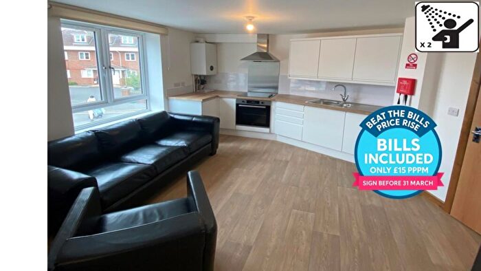 5 Bedroom Flat To Rent In Melton Crescent, Horfield, Bristol, BS7