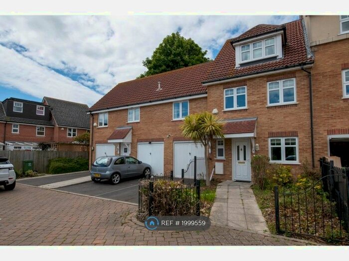 4 Bedroom Terraced House To Rent In Fair Oak Road, Southsea, PO4