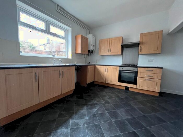 3 Bedroom Semi-Detached House To Rent In Bolton Old Road, Atherton, Manchester, M46