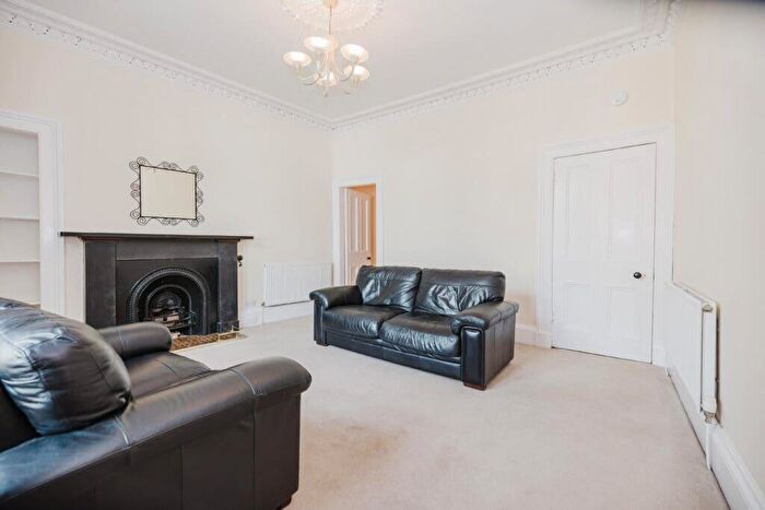 2 Bedroom Flat To Rent In L Montrose Terrace, Edinburgh, EH7