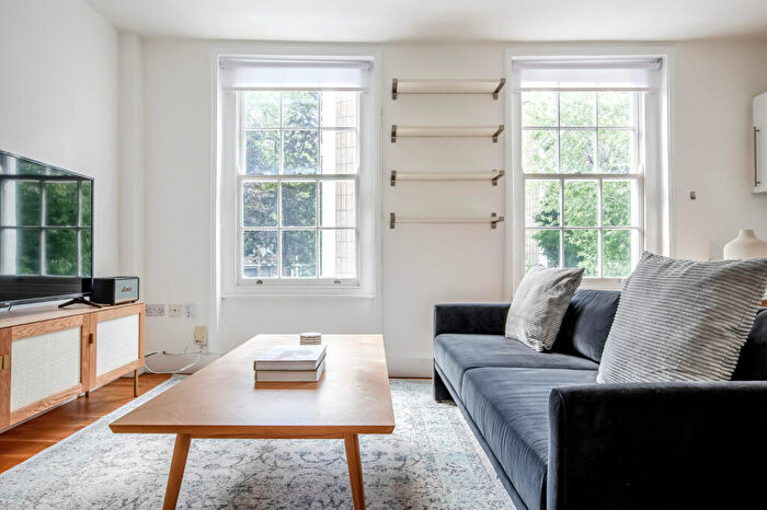 1 Bedroom Apartment To Rent In Compton Street, London, , Uk, EC1V