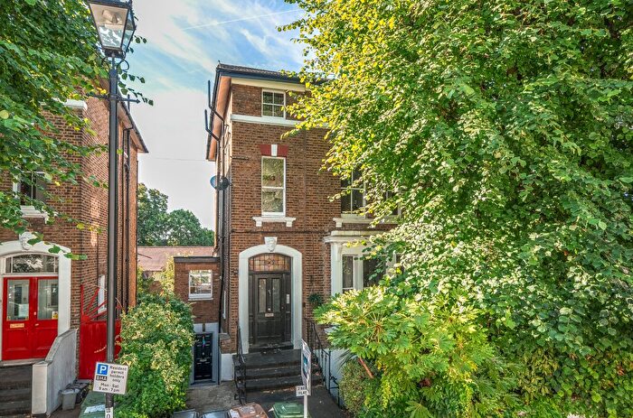 2 Bedroom Flat For Sale In Glenton Road, London, SE13