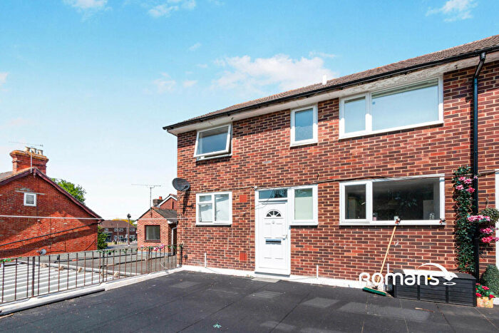 2 Bedroom Flat To Rent In Yorktown Road, College Town, Sandhurst, GU47