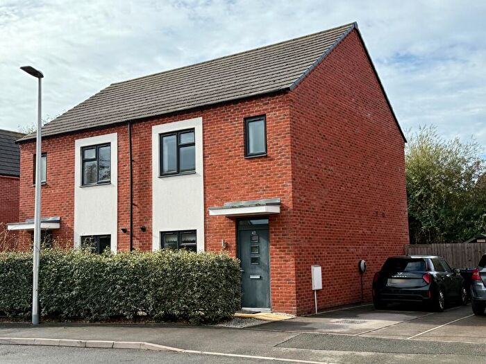3 Bedroom Semi-Detached House For Sale In Western Heights Road, Meon Vale, Stratford Upon Avon, CV37